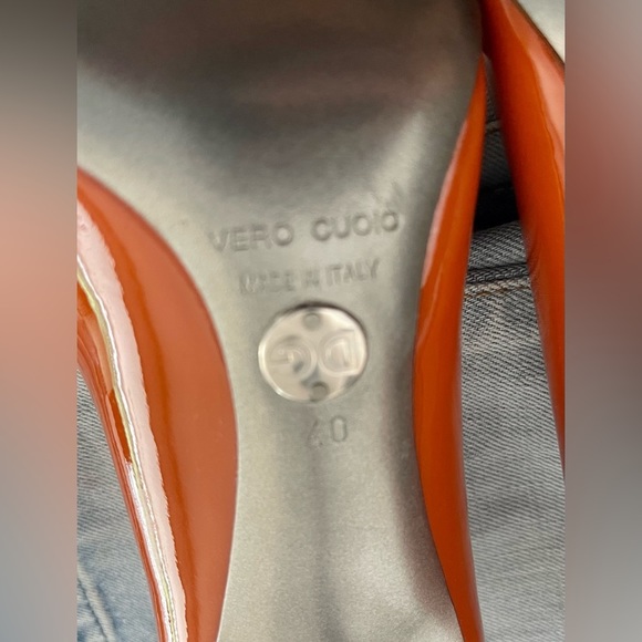 Dolce & Gabbana Burnt Orange Patent Leather Peep Toe Pumps Size 40 - Picture 6 of 7